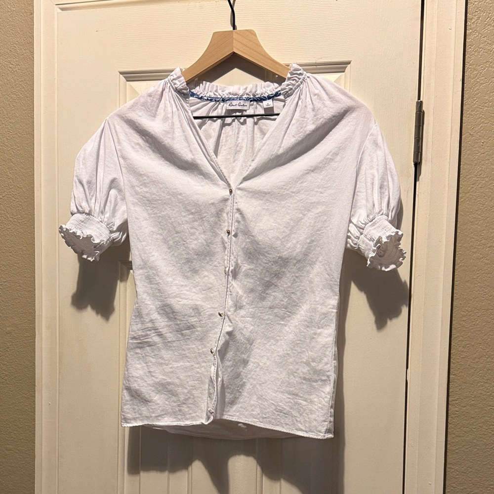 Robert Graham White Short Sleeve Button Down V-Neck